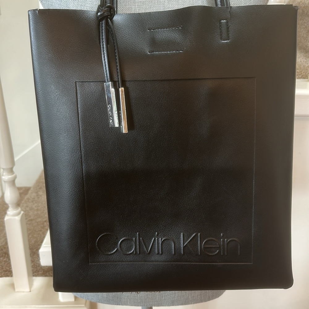 Calvin Klein tote. - Picture 3 of 5